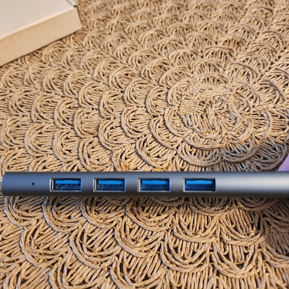 Anywhere Cart USB 3.0 4 PORT  HUB - Picture 4 of 6